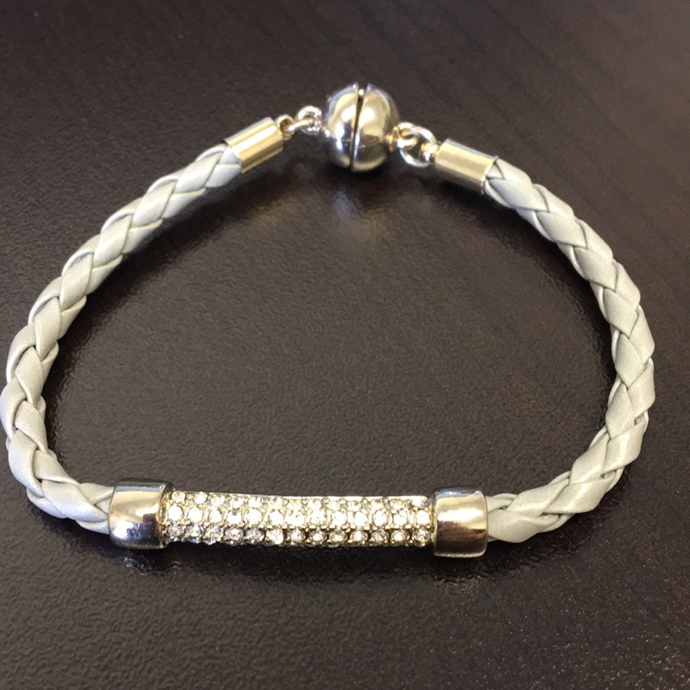 Gray rope bracelet with magnetic clasp